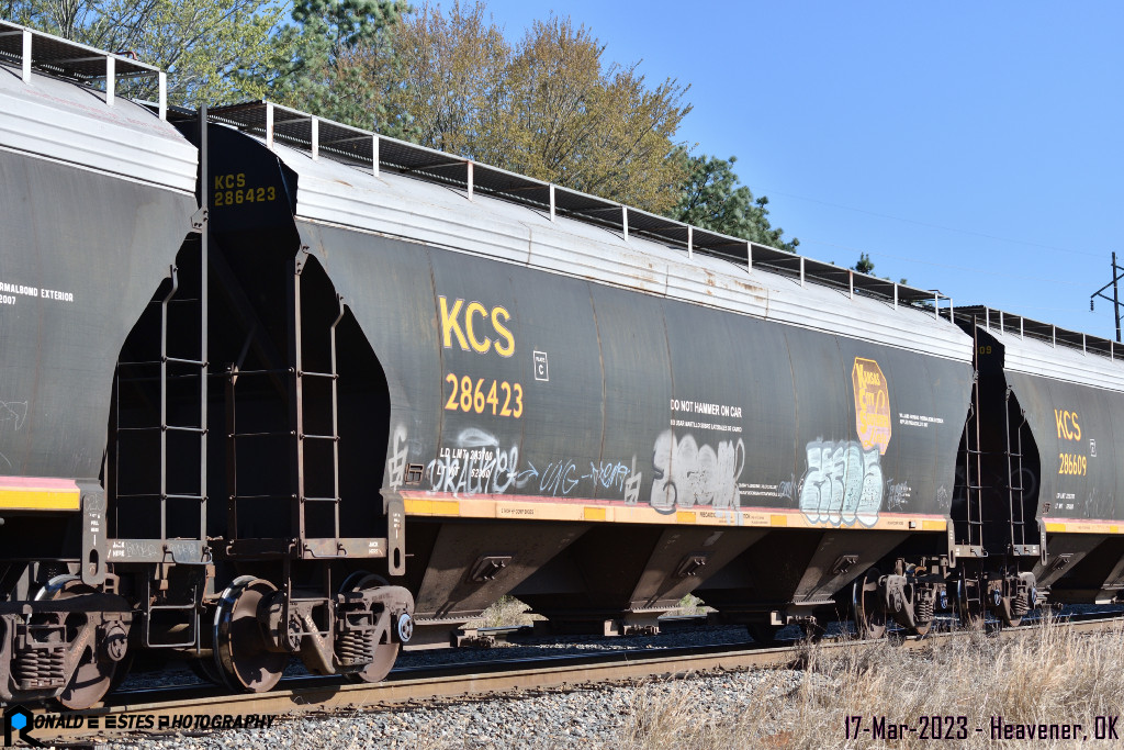 PRN2023030171_400 Kansas City Southern KCS 286423 Hopper Car 60 1" LO C114 3 Bay Covered Cylindrical 5200cf	